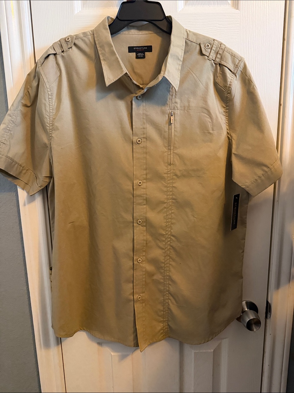 Structure Men's Short Sleeve Button-Down Shirt in Khaki
